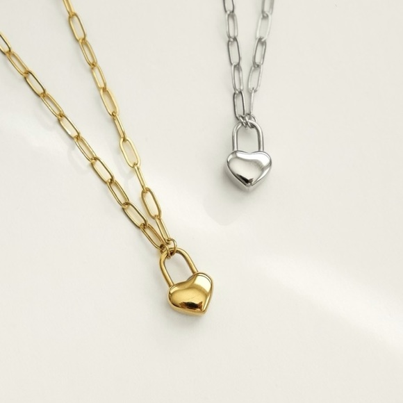 Heart Lock Link Chain Necklace | Gold Plated Stainless Steel - Picture 2 of 5